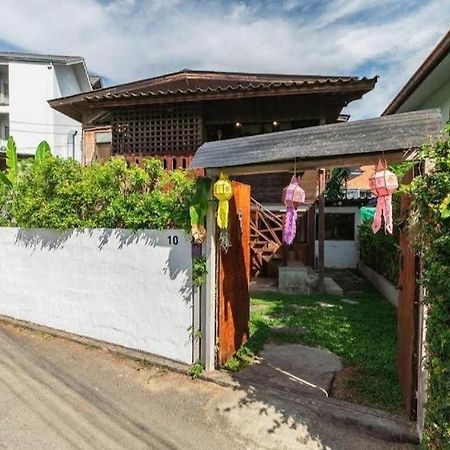 Hostel Nearthepark Backpack House Čiang Mai Exteriér fotografie